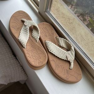 Roxy platform sandals